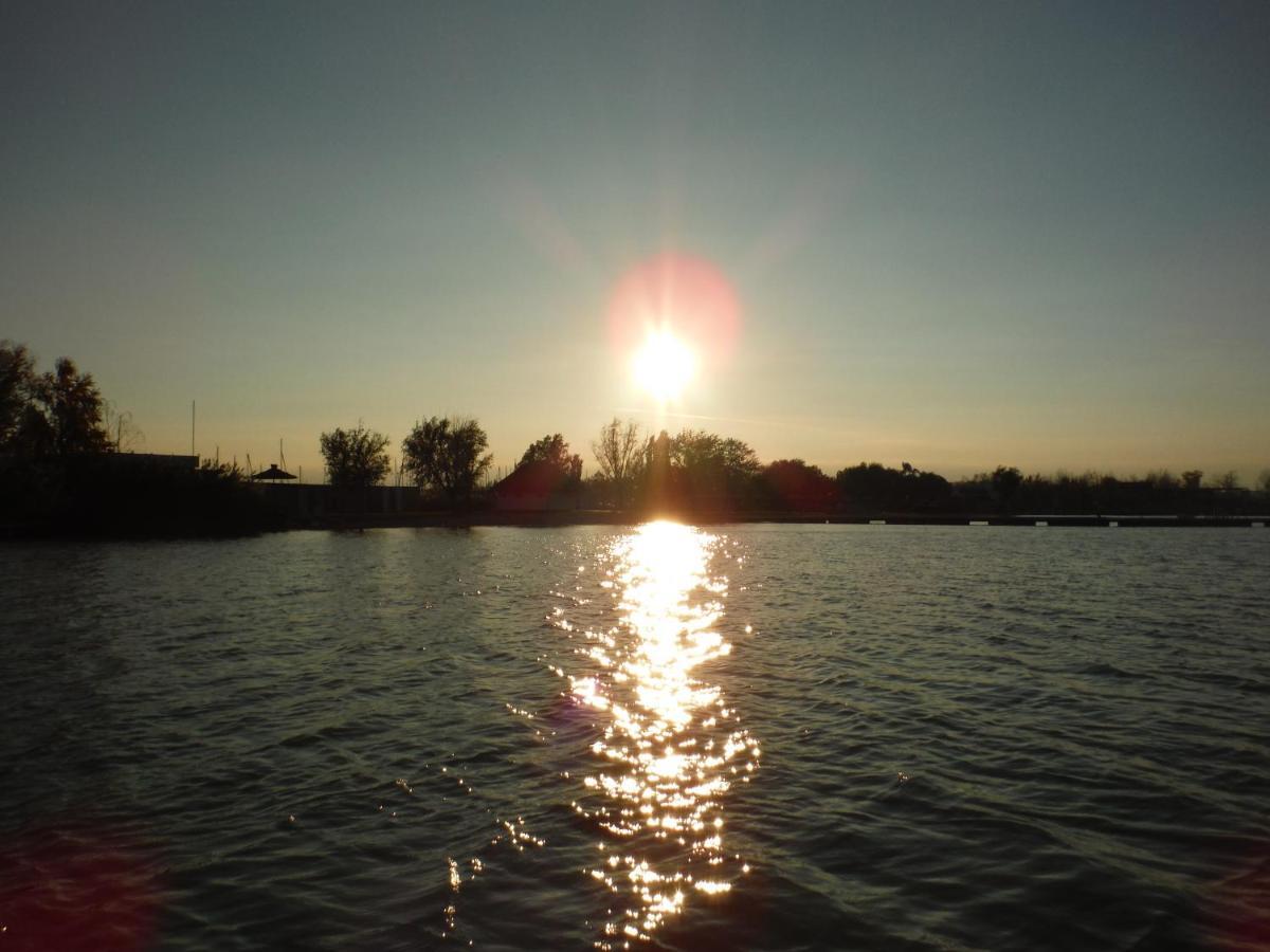 Pfahlbau Sunset I Toplage Elektroboot Inklusive 루스트 외부 사진