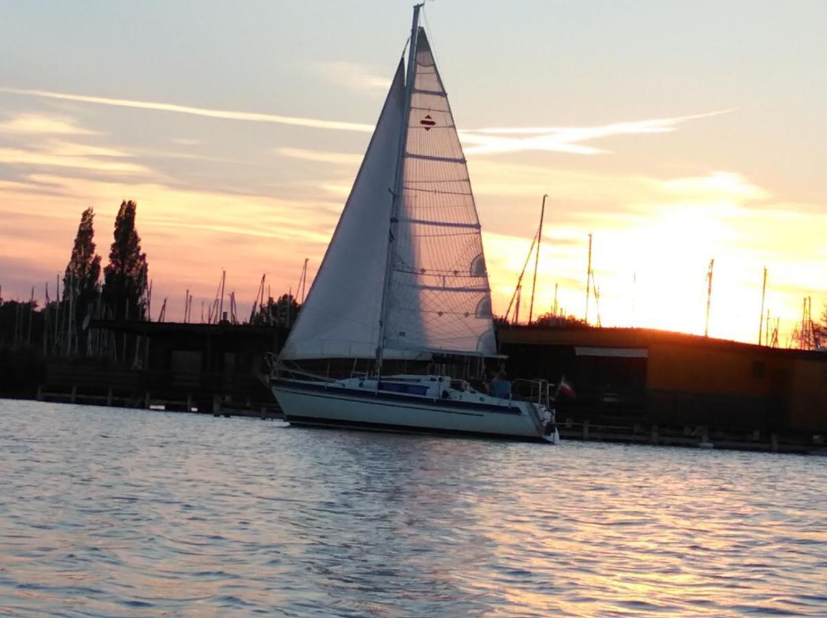 Pfahlbau Sunset I Toplage Elektroboot Inklusive 루스트 외부 사진
